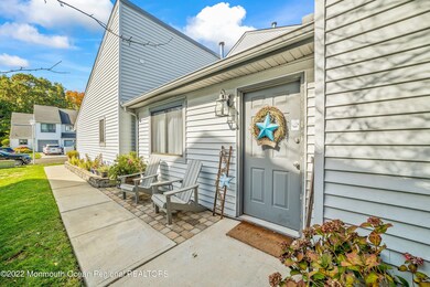 12 Lexington Cir, Matawan, NJ 07747 - photo 4