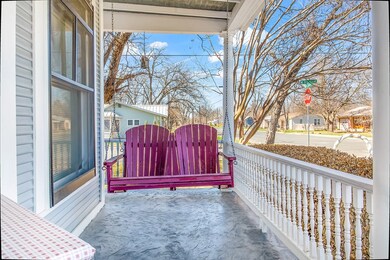 111 W Hackberry St, Fredericksburg, TX 78624 - photo 6