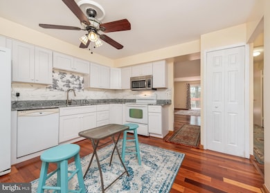 10544 E Wind Way, Columbia, MD 21044 - photo 3