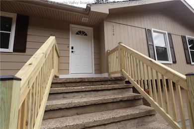 726 Chappell Rd, Charleston, WV 25304 - photo 2