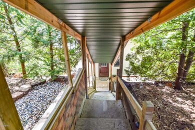 004-Front_Entrance-5744726-medium