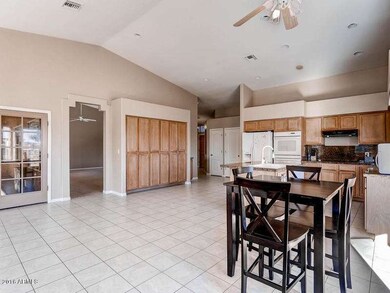 Virtual tour-MLS_Size-009-7-Kitchen-800x