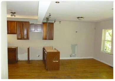 6317 N Sacramento Ave unit 1W, Chicago, IL 60659 - photo 3