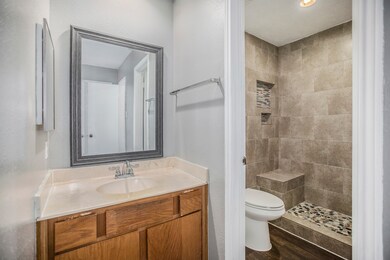 7811 Hillbarn Dr, Houston, TX 77040 - photo 4