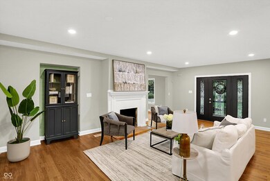 542 Braeside Dr N, Indianapolis, IN 46260 - photo 3