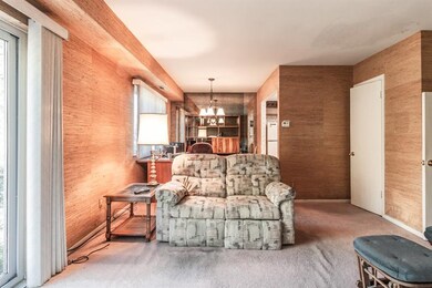 Living Room/Dining