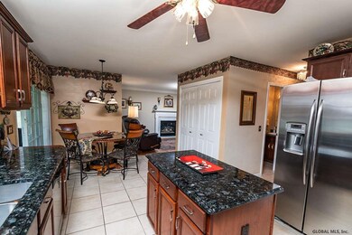 4 Rotterdam Dr, Glenmont, NY 12077 - photo 5