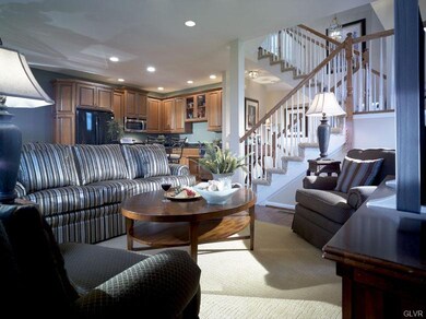 5372 Spring Ridge Dr W, Macungie, PA 18062 - photo 4