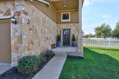 660 Tumlinson Fort Way, Round Rock, TX 78664 - photo 3