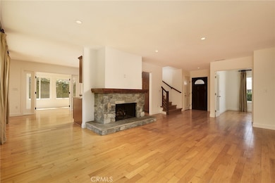 17042 Twain Ln, Huntington Beach, CA 92649 - photo 3