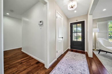 910 W Forest Dr, Houston, TX 77079 - photo 5