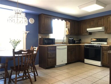 Large Eat-In kitchen equipped with appliances, lar