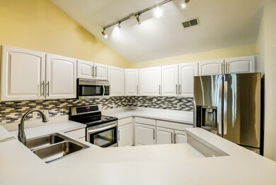 835. W. Barrington Inside-3