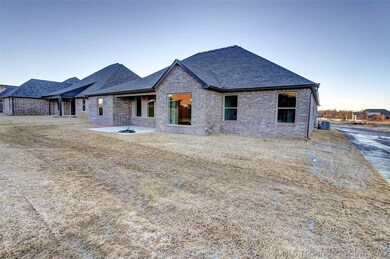 8112 N 76th Ave E, Owasso, OK 74055 - photo 3