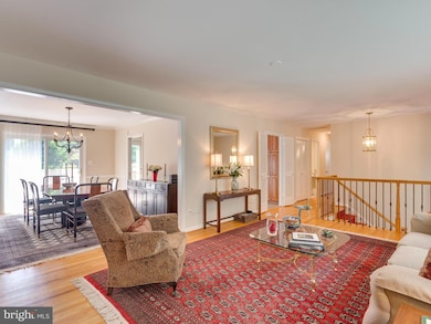 7817 Lewinsville Rd, McLean, VA 22102 - photo 4