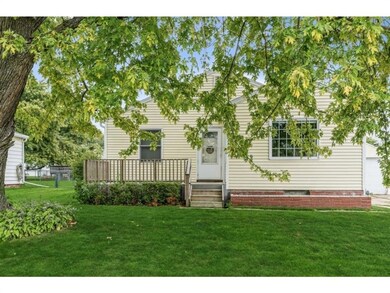 402 E 20th St S, Newton, IA 50208 - photo 2