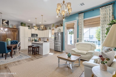 7-web-or-mls-104 Satsuma Dr-7