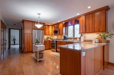 45 Pemberton Rd, Nashua, NH 03063 - photo 5