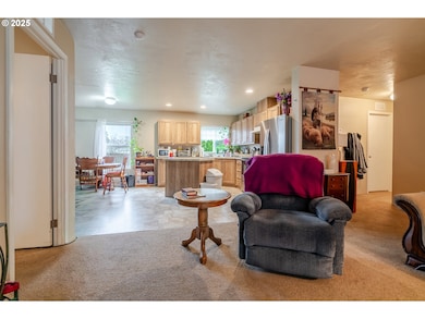 610 Vaughan Ln unit 11, Lebanon, OR 97355 - photo 5