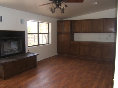 60 E Old Linden 007