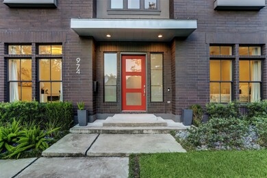 974 W 42nd St, Houston, TX 77018 - photo 2