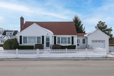 667 E Squantum St, Quincy, MA 02171 - photo 2