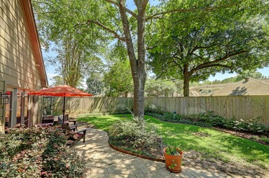 10027 Briar Dr, Houston, TX 77042 - photo 5