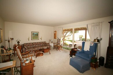 BRIGHT LIVING ROOM!