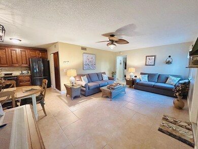 301 Knotty Pine Cir unit B-1, Greenacres, FL 33463 - photo 3