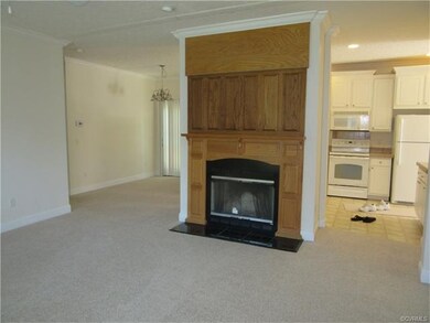 GAS FIREPLACE IN LIVING ROOM