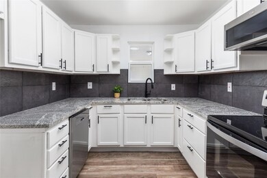 810 E Grand Ave, Whitewright, TX 75491 - photo 4