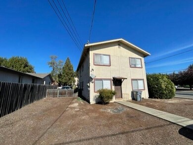 332 NE 9th St unit A & B, Grants Pass, OR 97526 - photo 2