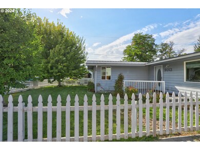 2013 E 12th St, the Dalles, OR 97058 - photo 4