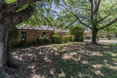 7304 Hialeah Cir W, North Richland Hills, TX 76182 - photo 2