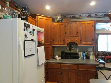 2 Lawrence Rd, Saint Johnsbury, VT 05819 - photo 6