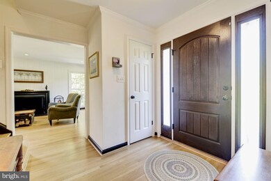 8201 Riding Ridge Place, McLean, VA 22102 - photo 5