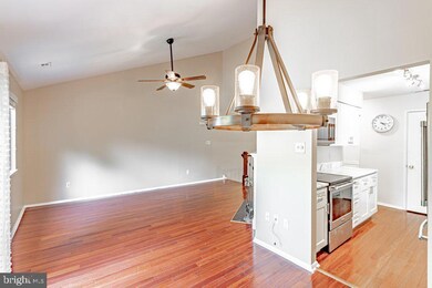 903B Cypress Point Cir unit 903B, Mount Laurel, NJ 08054 - photo 3