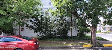 312 N Robinson Ave, Pen Argyl, PA 18072 - photo 5