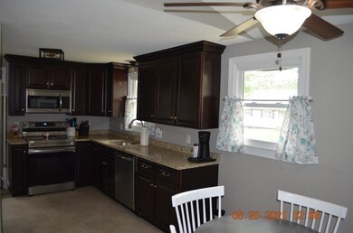 810 E Ashland St, Brockton, MA 02302 - photo 5