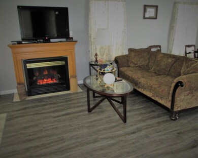 FOYER TO LIVING ROOM