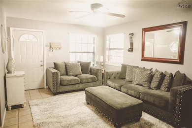 1542 Cynthia Ln, Wichita Falls, TX 76302 - photo 5