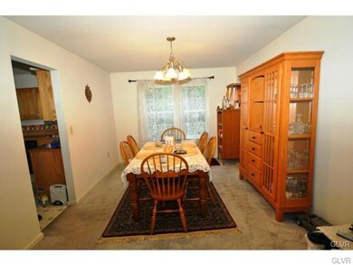 6983 Lincoln Dr, Macungie, PA 18062 - photo 6