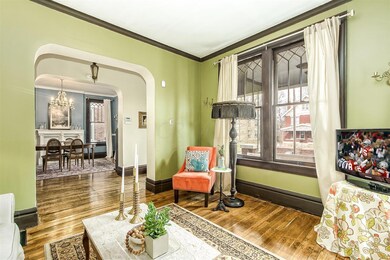 1611 Bryden Rd - Living Room 2