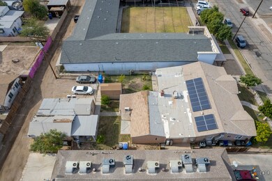 855 Park Ave, El Centro, CA 92243 - photo 6