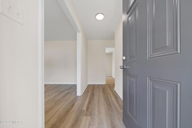 3028 Armstrong Dr-06494