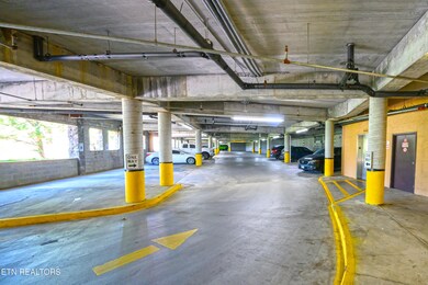 Covered Parking_18418