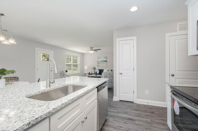 610 Poplar St, Statesville, NC 28677 - photo 6