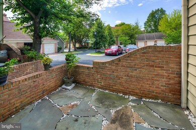 5807 Linden Square Ct unit 47, Rockville, MD 20852 - photo 2