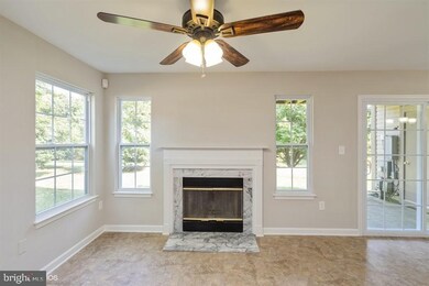 20036 Gateshead Cir, Germantown, MD 20876 - photo 7