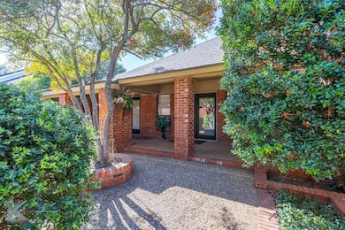 94 Glen Abbey St, Abilene, TX 79606 - photo 3